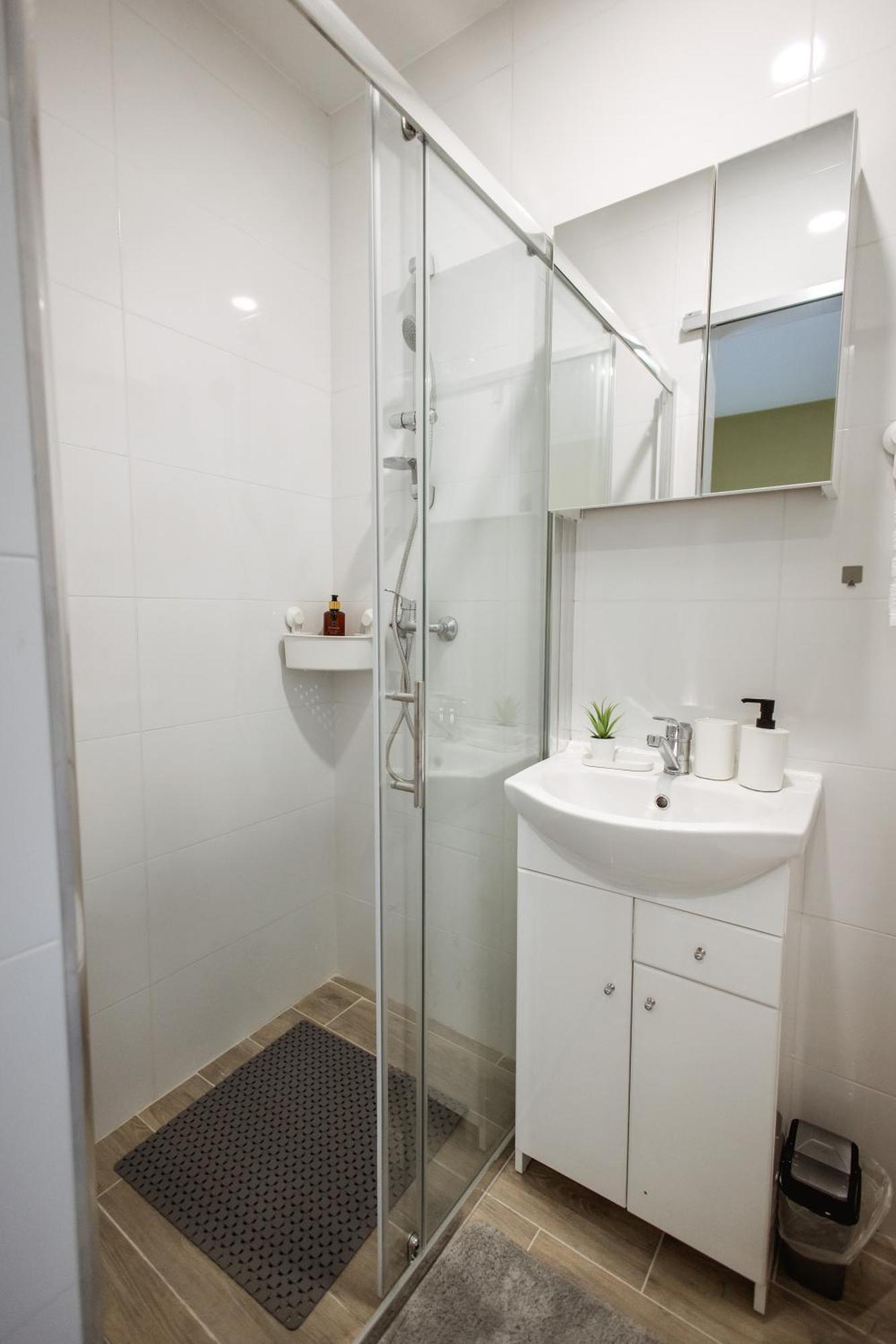 Cozy Studio Apartment In Osijek - Self Check In Exterior foto
